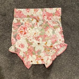 Gigi and Max ruffle butt shorts